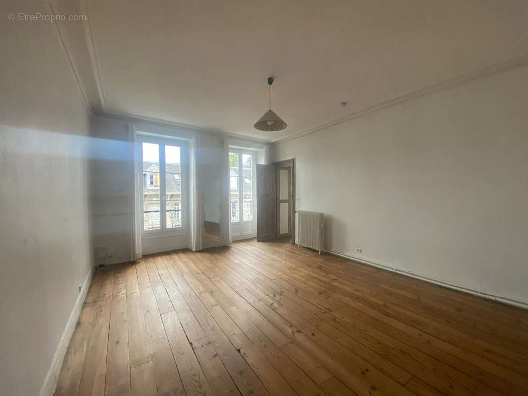 Appartement 129 m² à Pau  - photo 2