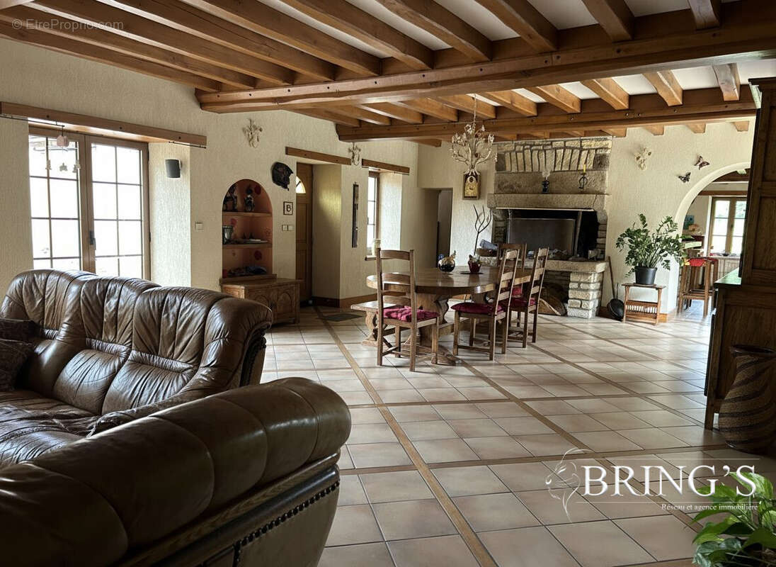 Maison 180 m² à Arconnay  - photo 9