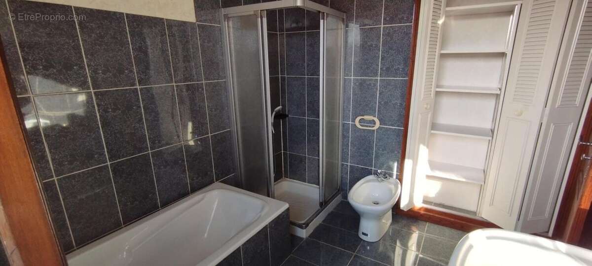 Commerce à BIARS-SUR-CERE