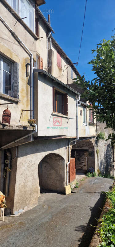 Maison à SAINT-SERNIN-SUR-RANCE