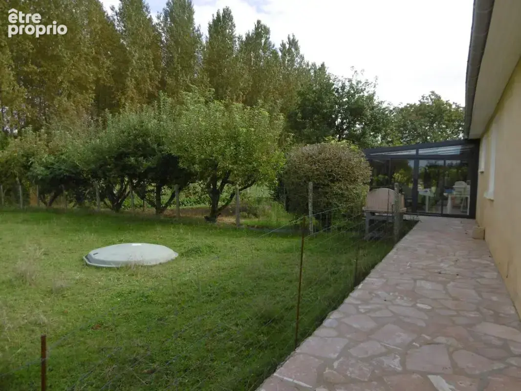 maison au calme avec 5 hectares. 5 ch. 700 m2 de dépendances - photo 12