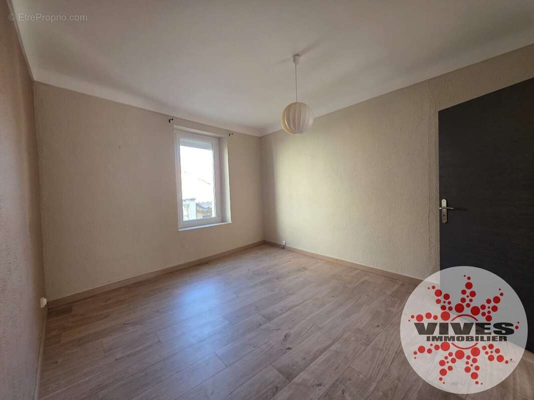 Vigneronne rénovée : 102 m² habitables, 250 m² utiles ! Garage 84 m² & Parking privatif devant la terrasse - photo 8