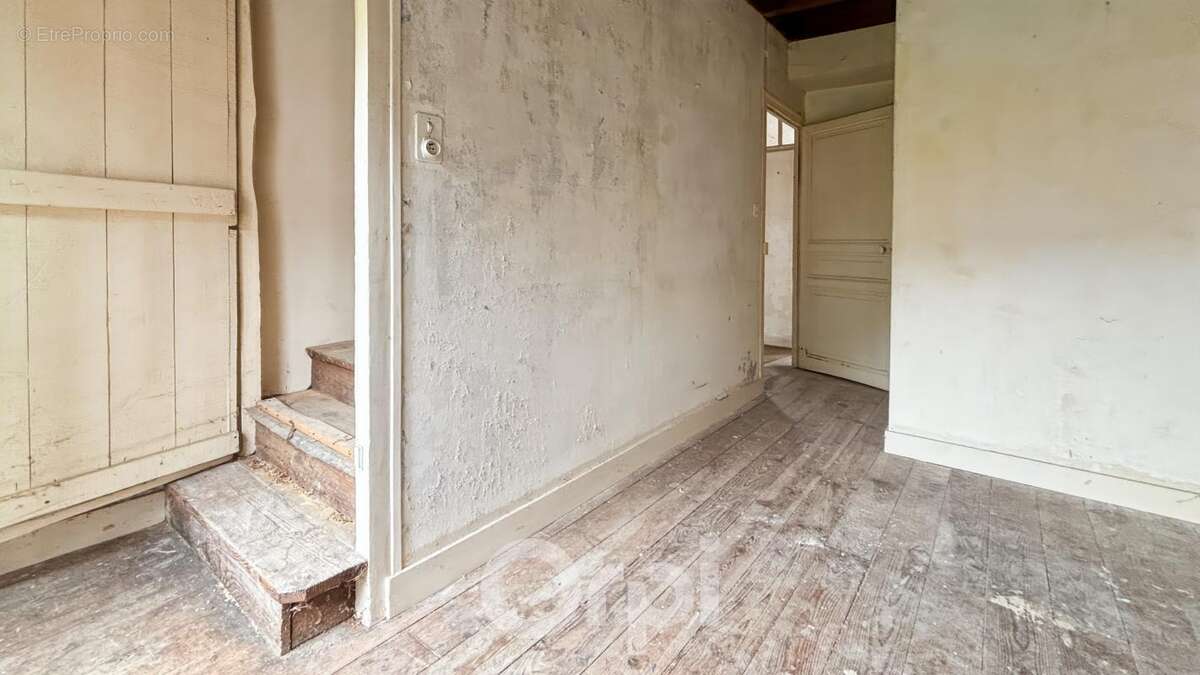 Maison à LA JONCHERE-SAINT-MAURICE