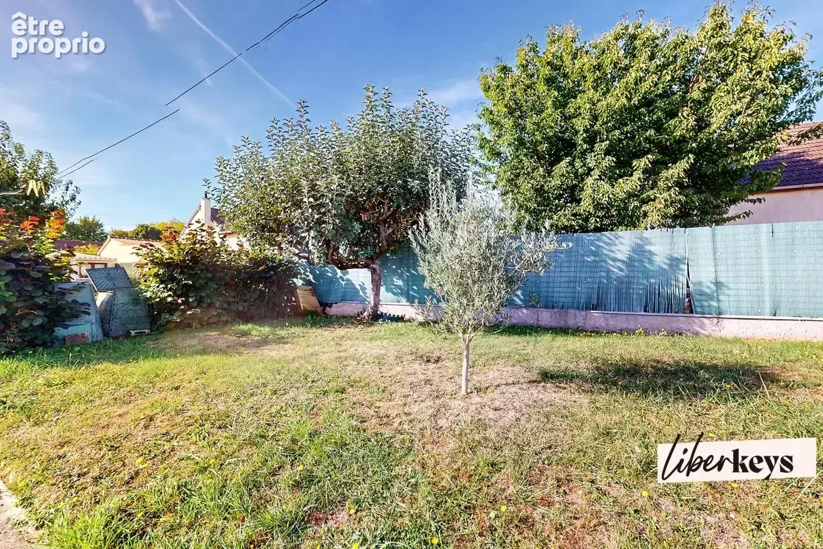 Plaisir – Maison familiale de plain-pied - 5 pièces - 120 m² au sol avec jardin et garage, proche gare - photo 25