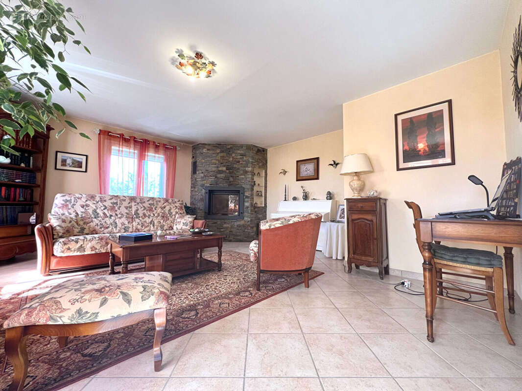 Maison à SAINT-CIRGUES-DE-MALBERT