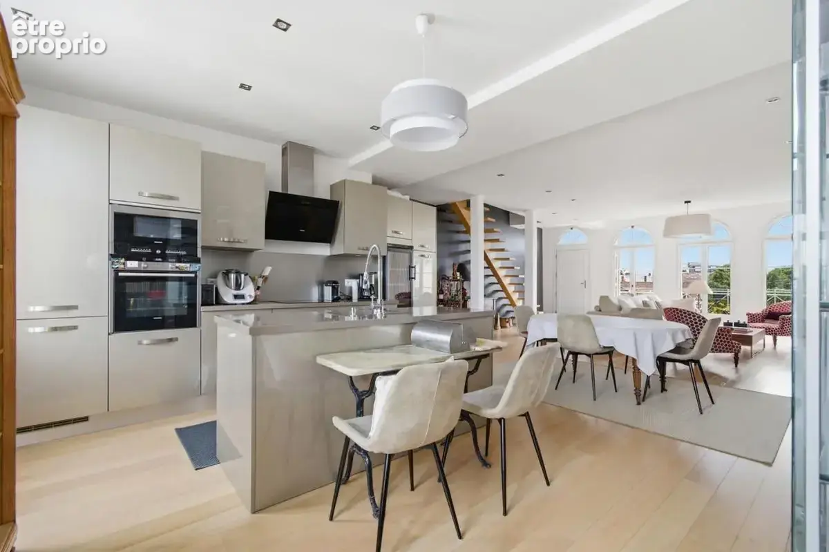 Rue Saint-Pierre – Superbe duplex familial - photo 6