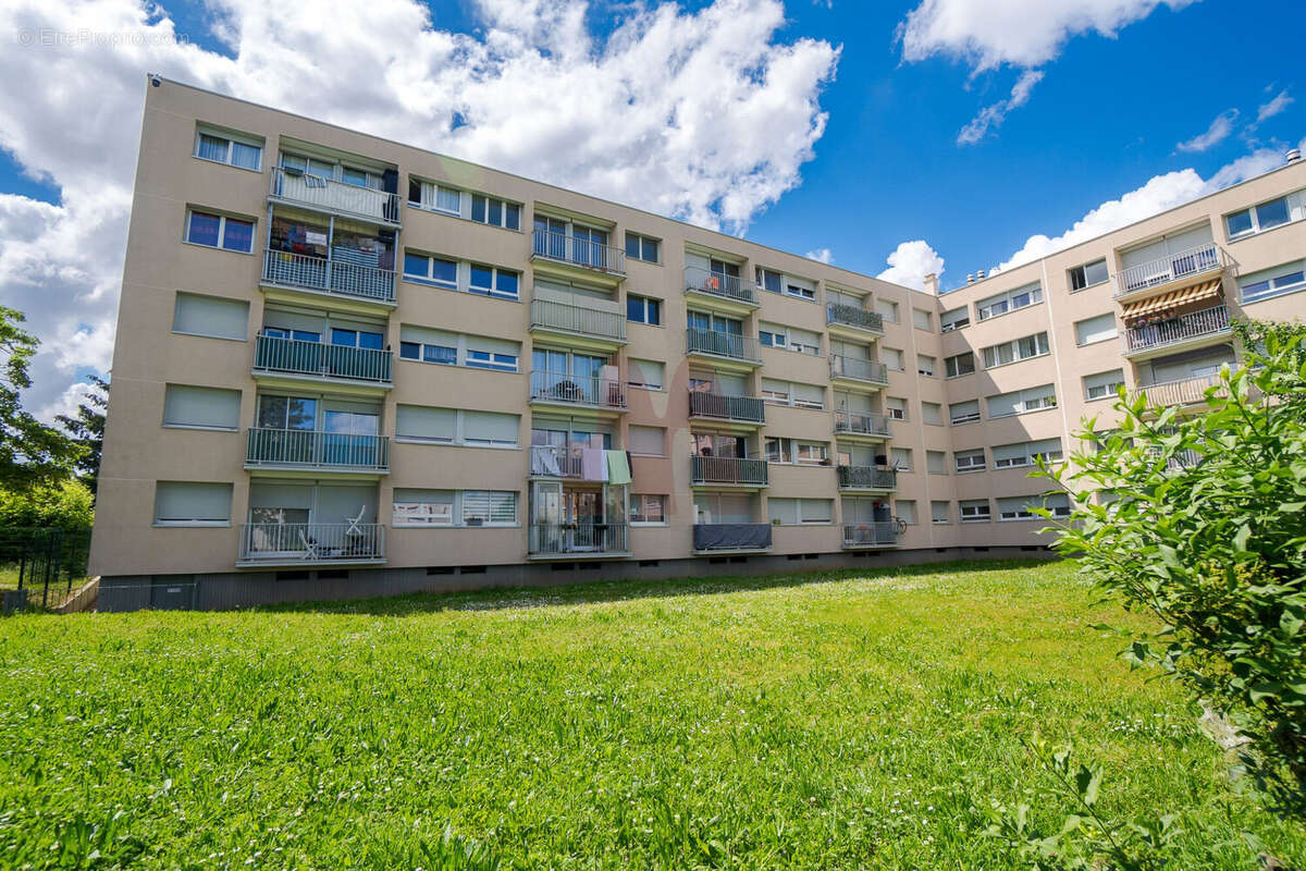 Appartement à BRON