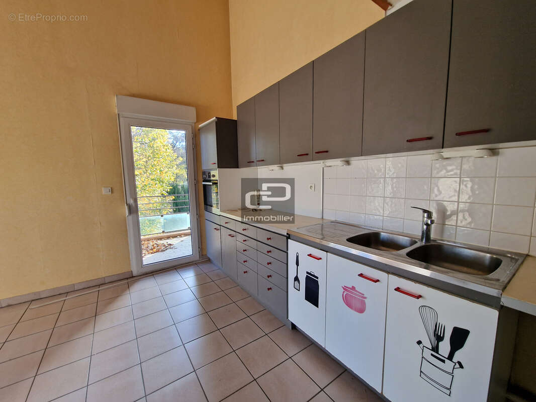 Appartement à COUZON-AU-MONT-D'OR