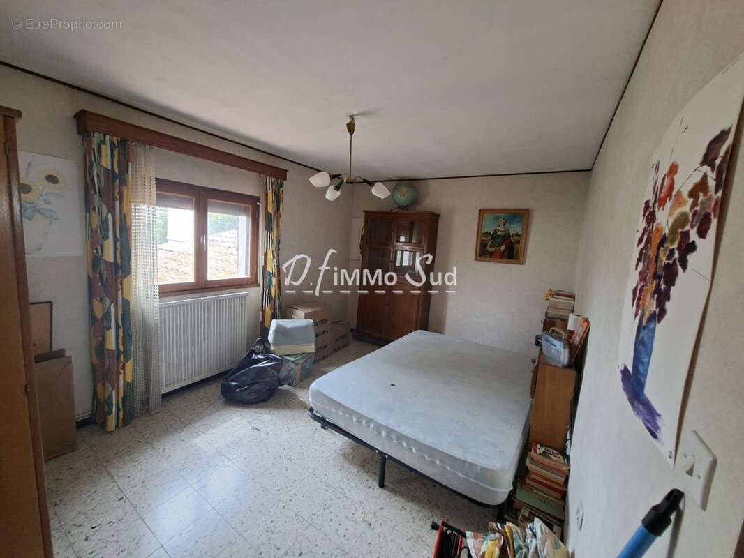 Maison en R+1 avec garage et extérieur - photo 13