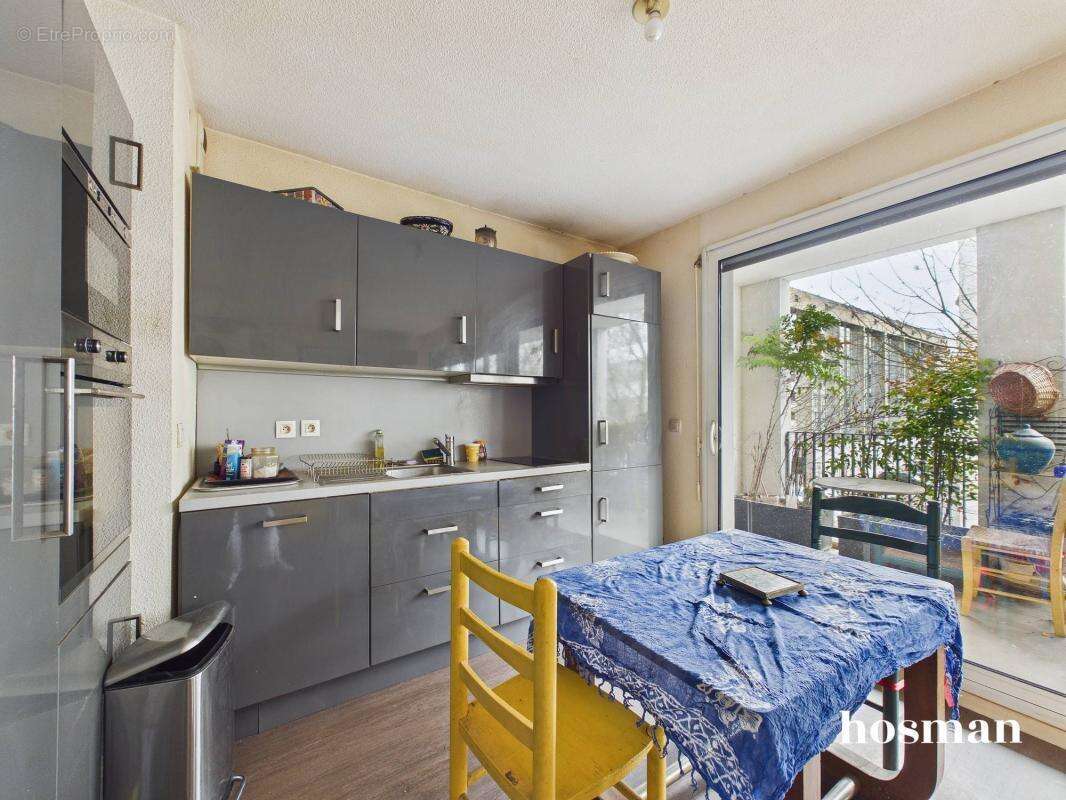 Appartement 3 pièces de 58,6 m² avec balcon et parking - Rue des Anciens Combattants d'Afrique, Bordeaux - photo 6