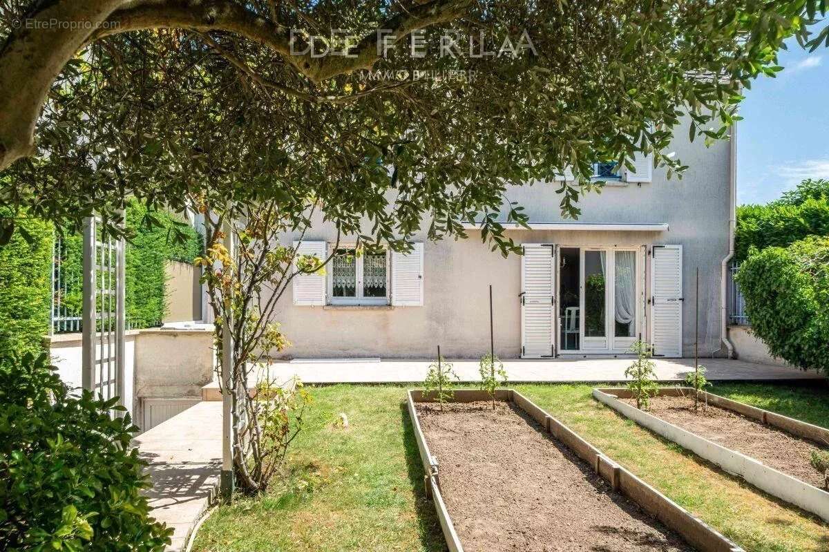 Maison à VITRY-SUR-SEINE