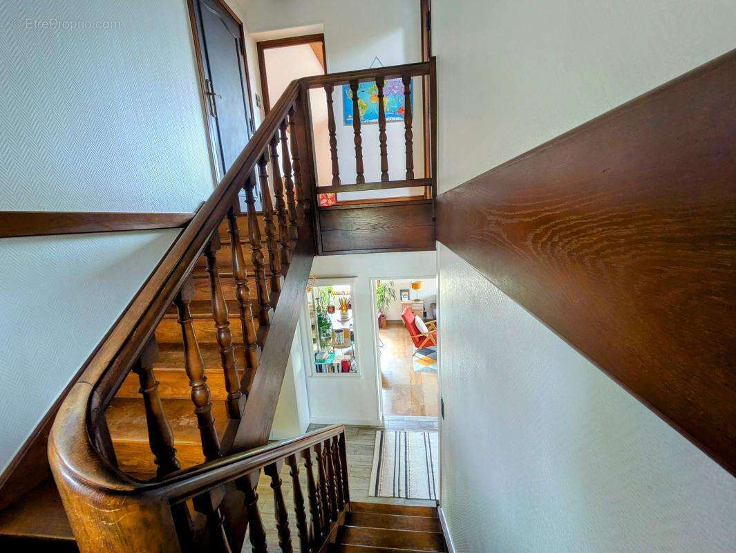 Maison à CHARNAY-LES-MACON