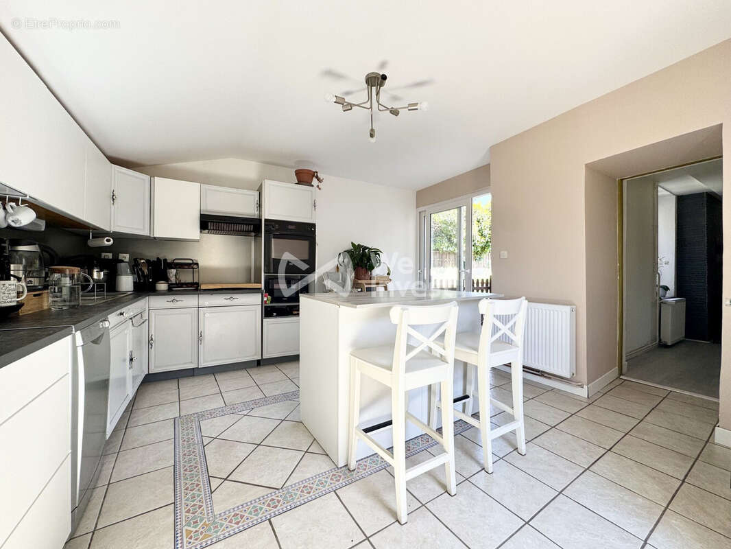 Maison 89 m² à Vensat  - photo 2