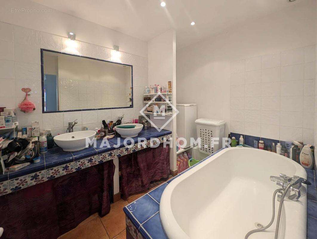Appartement à MARSEILLE-4E