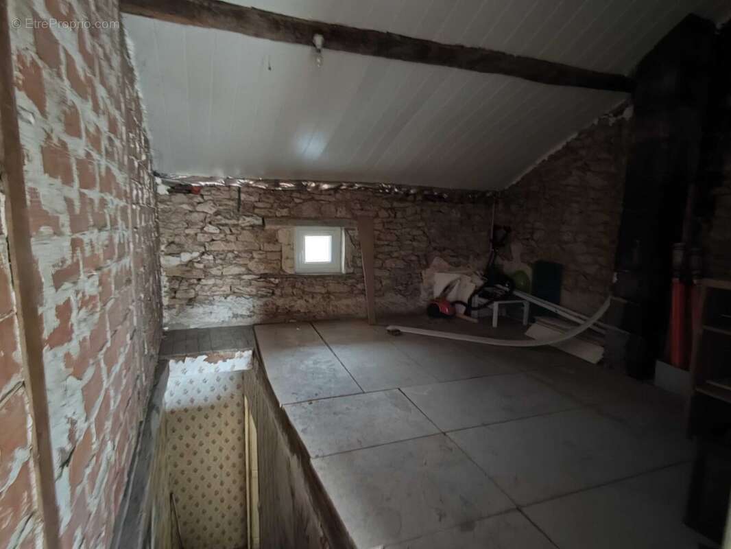 Maison à CHASSENEUIL-SUR-BONNIEURE