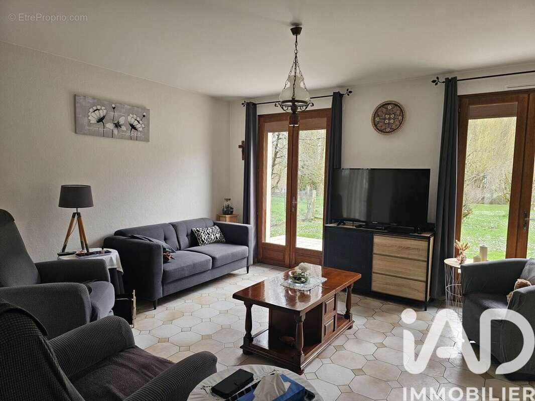 Maison 102 m² à La Vergne  - photo 4