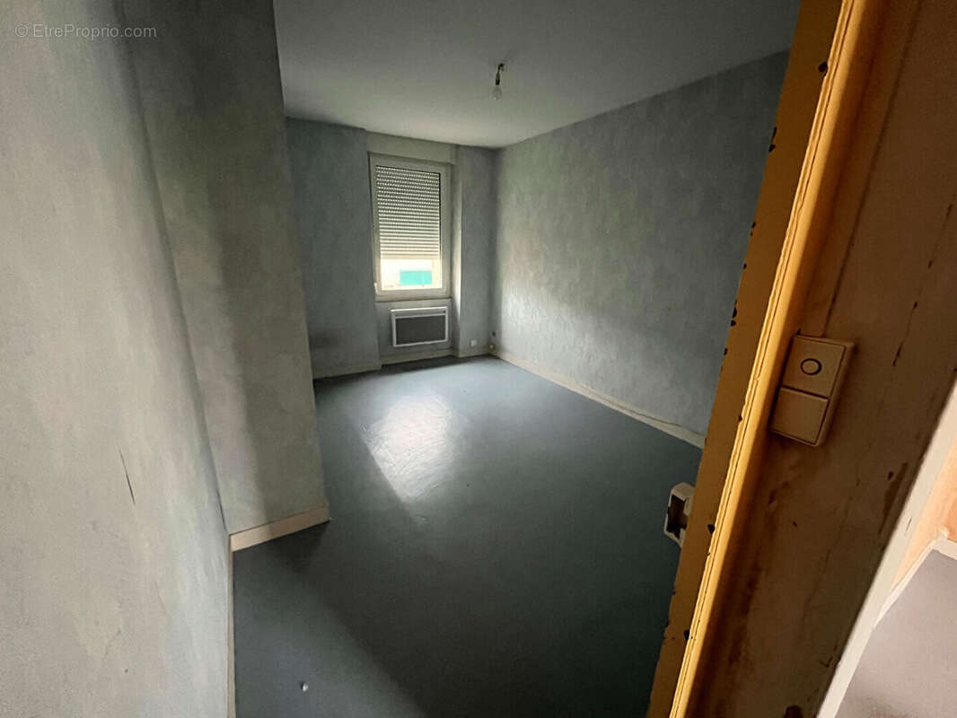 Immeuble Evron 7 pièce(s) 153.8 m2 - photo 4