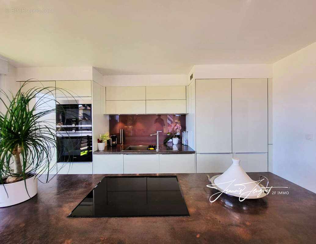 Appartement à POISY