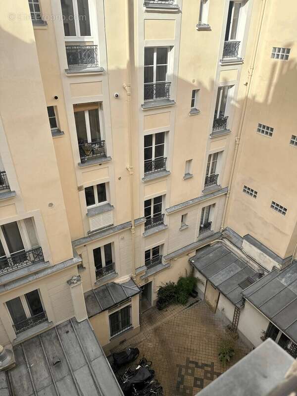 Appartement à PARIS-18E