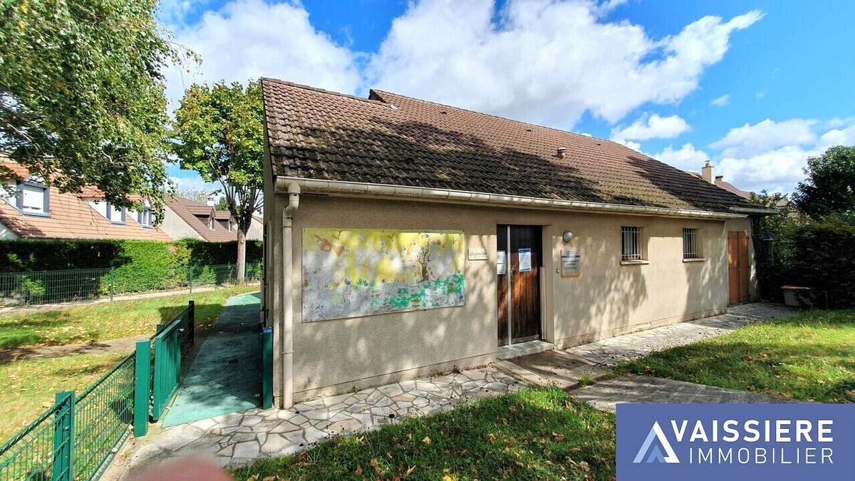 Maison à VOISINS-LE-BRETONNEUX