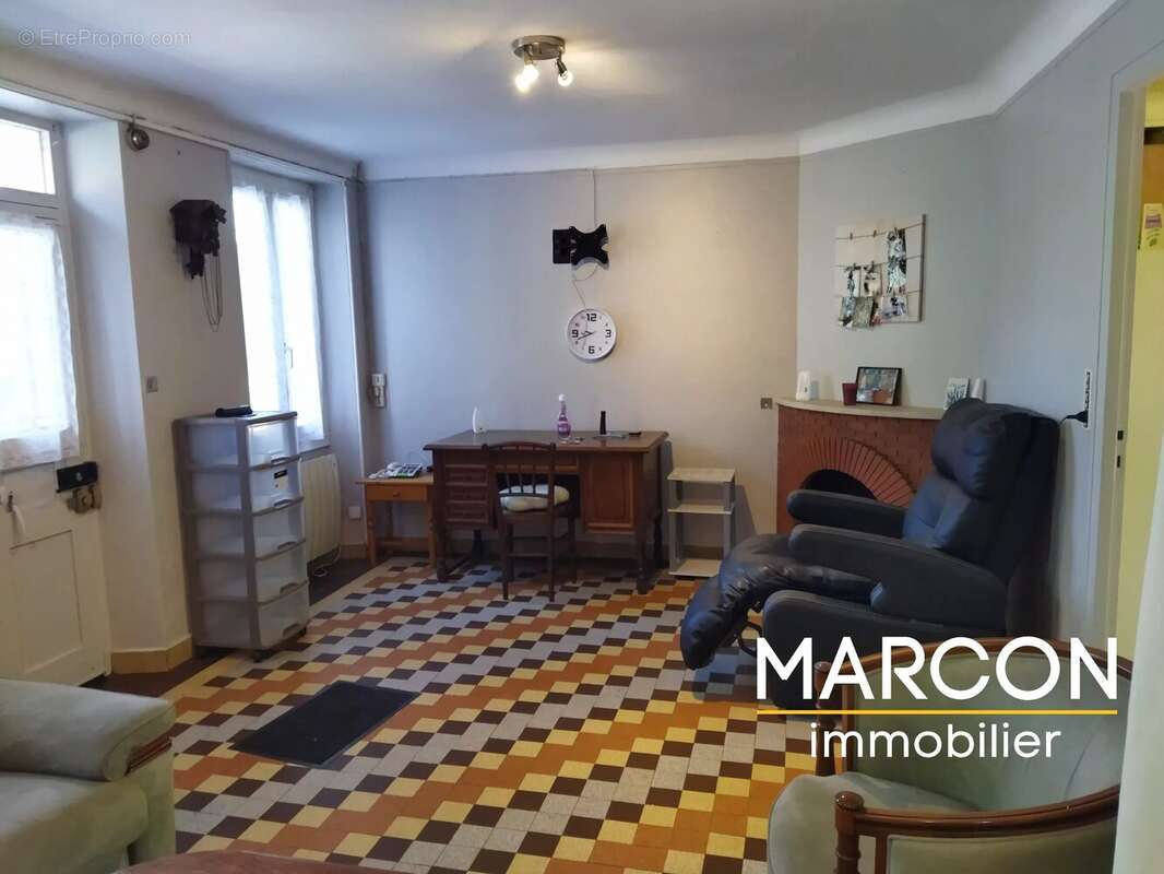 Maison à AZAT-CHATENET