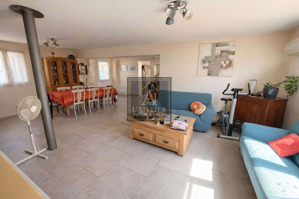Maison de caractère avec 2 studios, piscine, sous sol et abris voiture sur une parcelle de 1250 m2 - photo 7