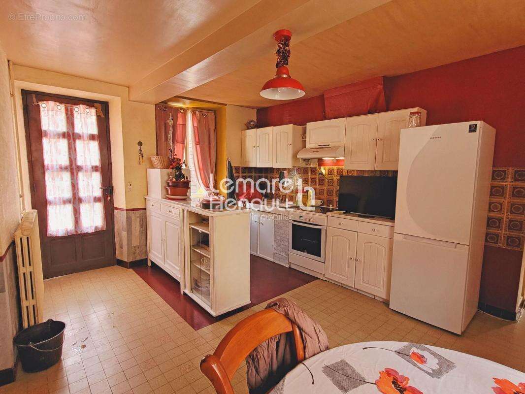 Maison à MEZIERES-EN-DROUAIS