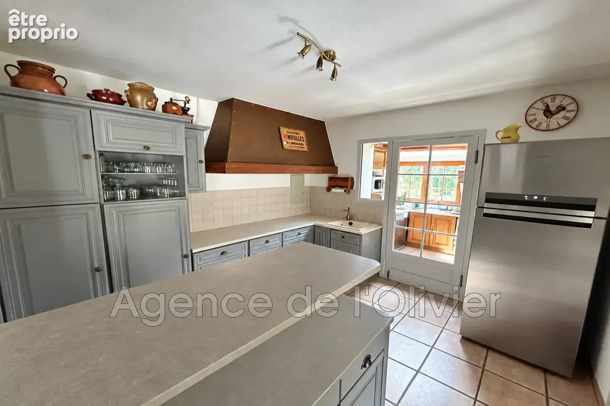 Maison 6 pièces 220 m² à vendre à Valbonne (06560) - photo 4