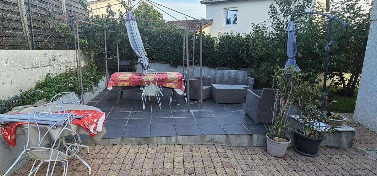 Maison à SAINT-LAURENT-DE-MURE