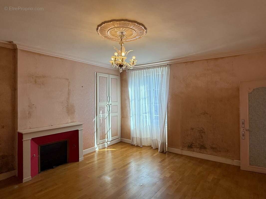 Maison 148 m² à La Chatre  - photo 6