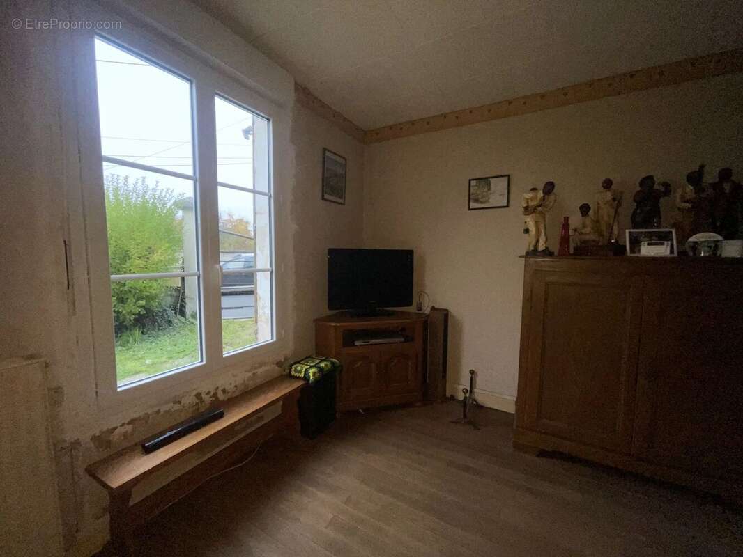 Maison à VAILLY-SUR-AISNE