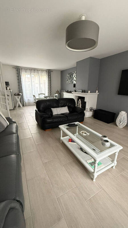 Maison à SAVIGNY-LE-TEMPLE