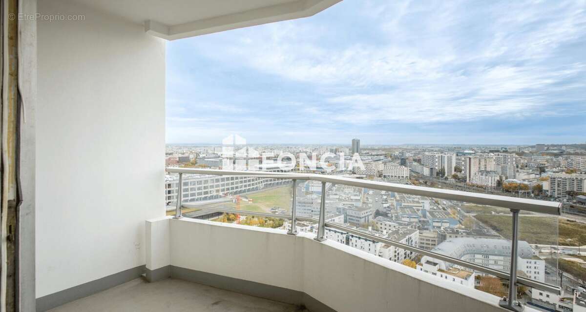 Appartement à PARIS-18E