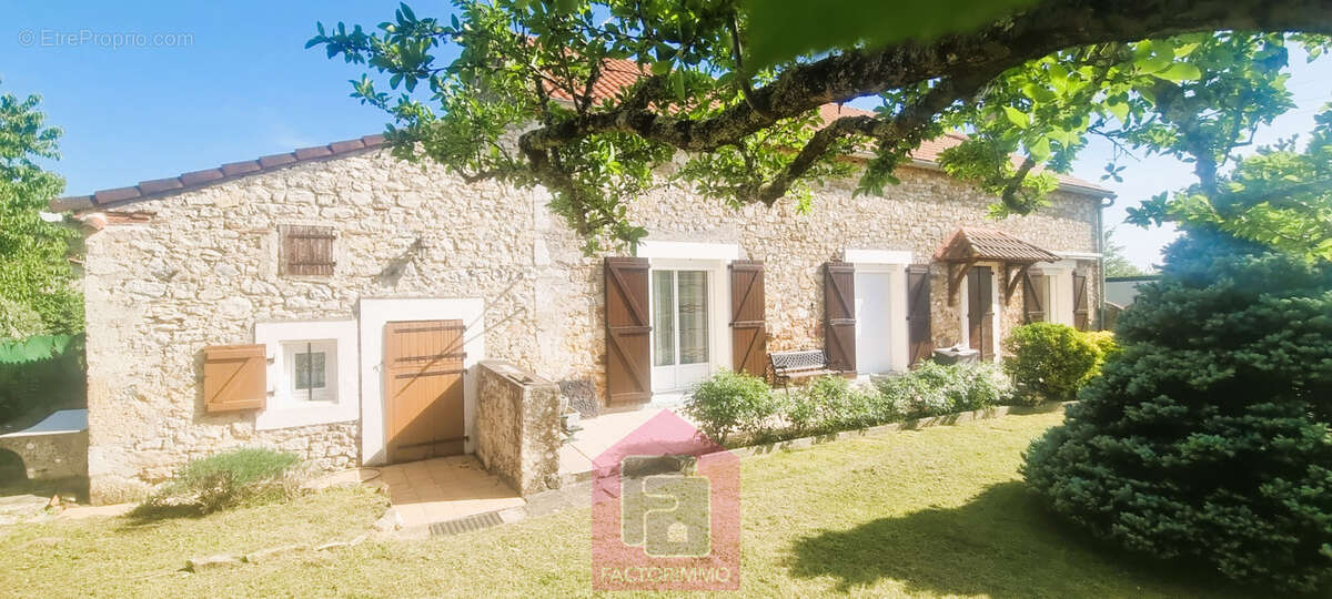 Maison à PRAYSSAC