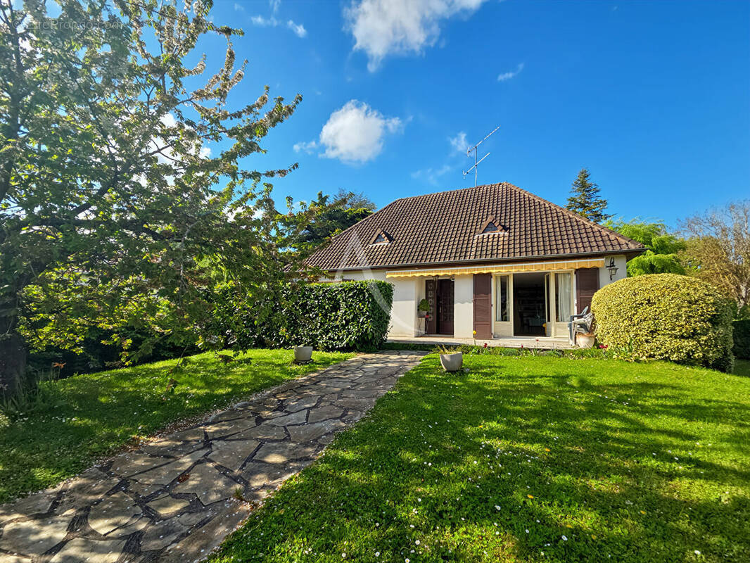 Maison à MEULAN