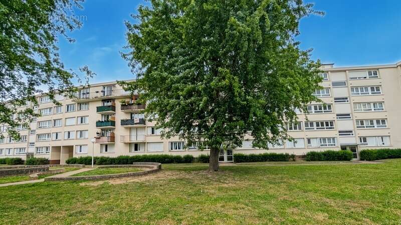 Appartement à SAINT-MICHEL-SUR-ORGE