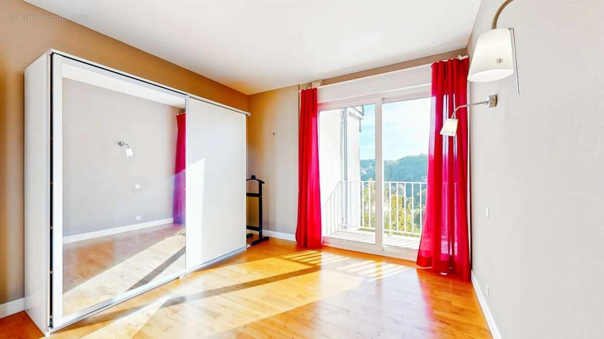 Maison à BIARS-SUR-CERE