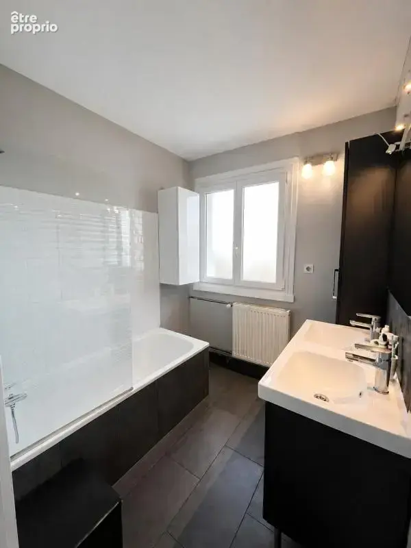 Appartement à SAINTE-FOY-LES-LYON