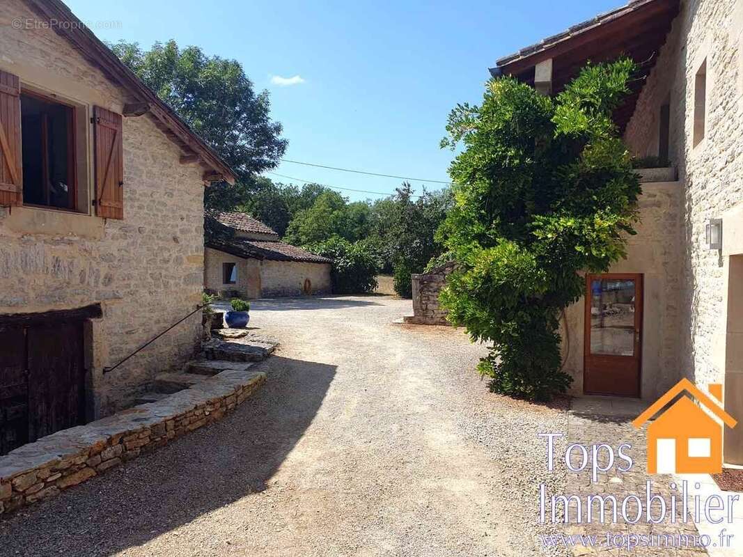 Maison à SAINT-ANTONIN-NOBLE-VAL