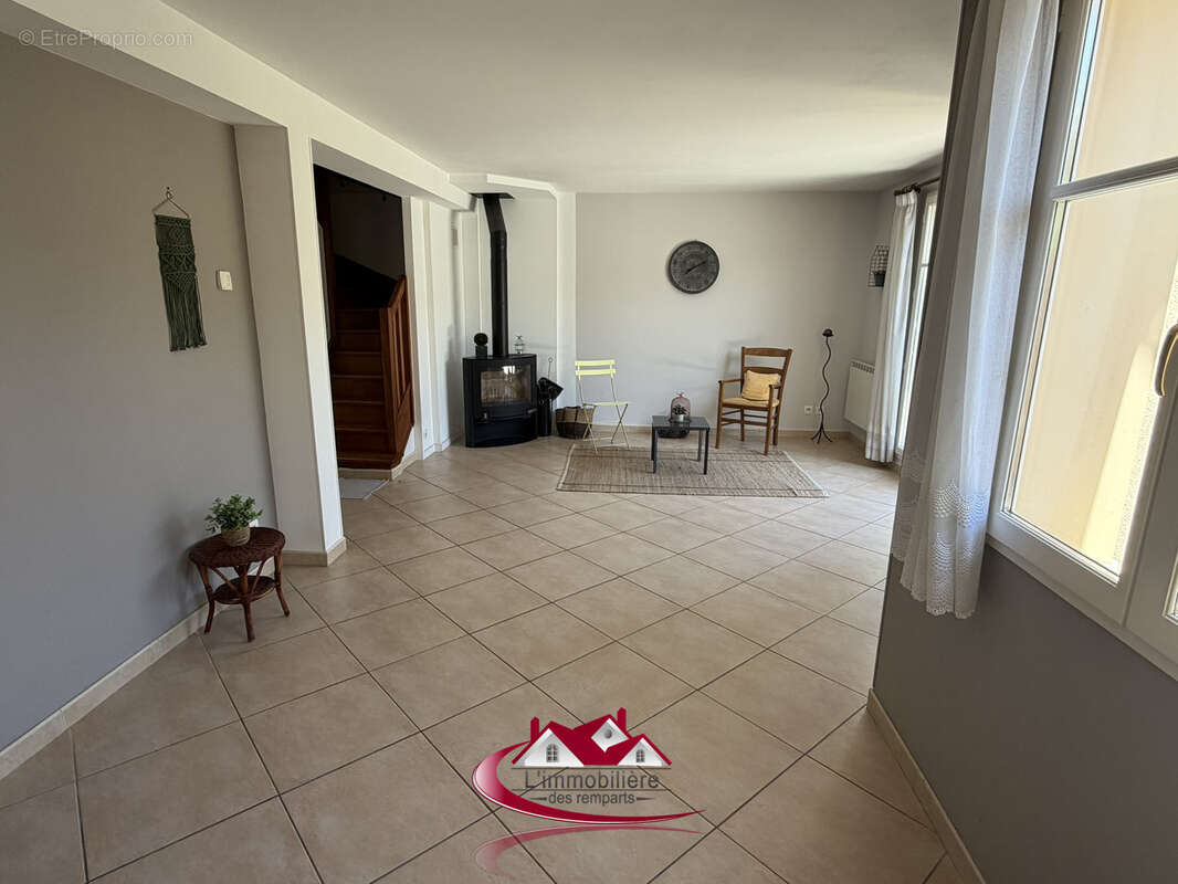 Maison à HOUDAN