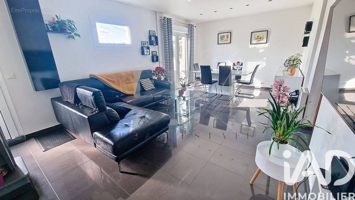 Photo 1 - Maison à OZOIR-LA-FERRIERE