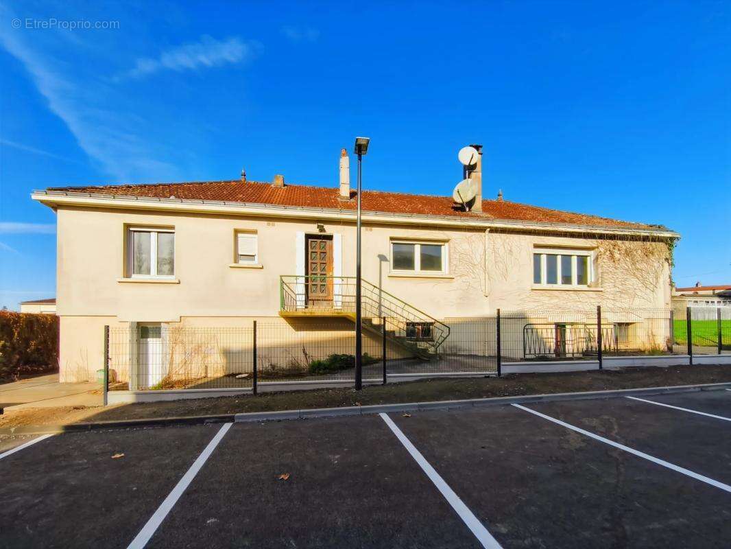 Maison à LES HERBIERS