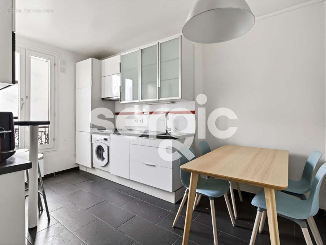 Appartement à PARIS-14E
