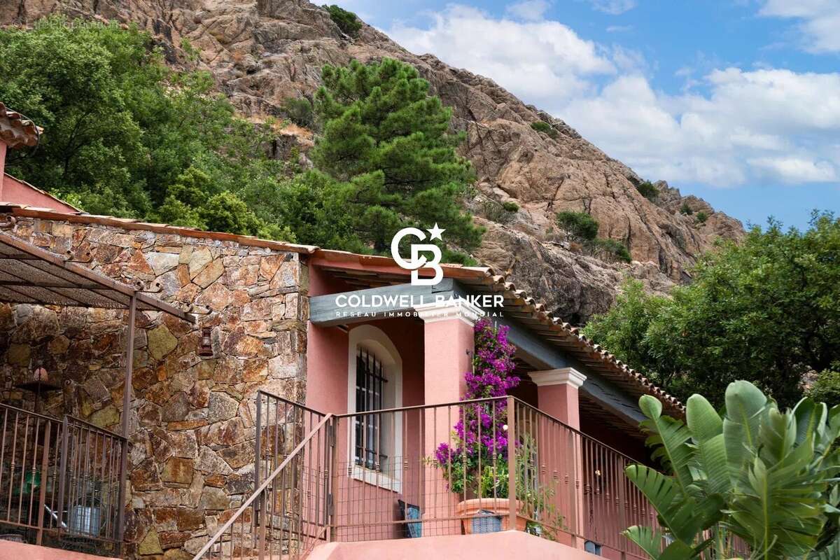 Confort, vue & authenticité et seulement 25 minutes de ST TROPEZ - photo 74