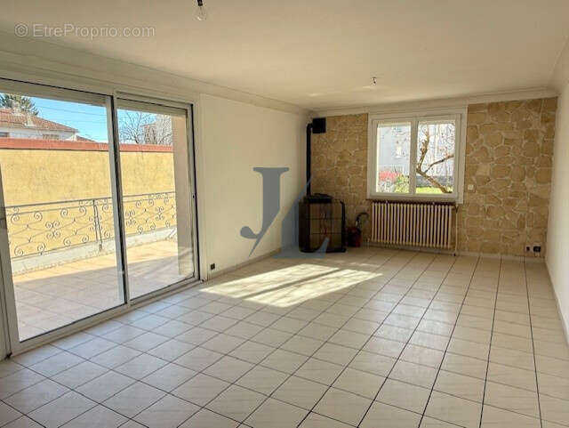 Maison à PORTES-LES-VALENCE