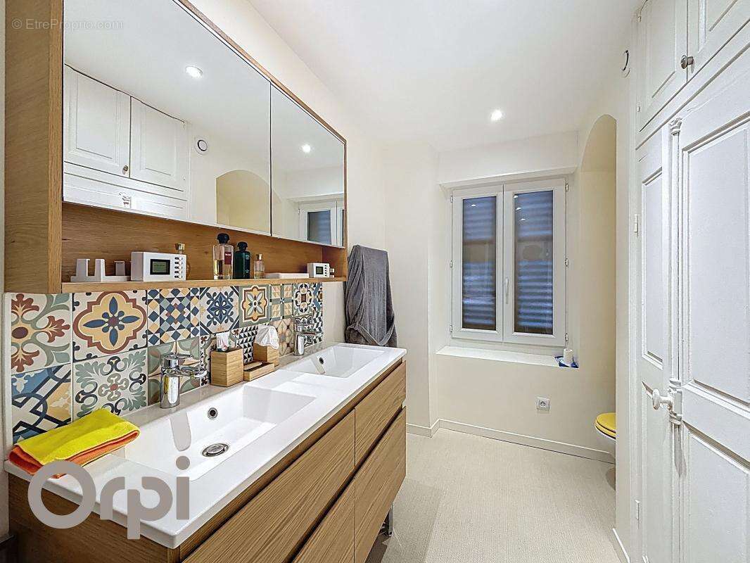 Maison à ROQUEBRUNE-SUR-ARGENS