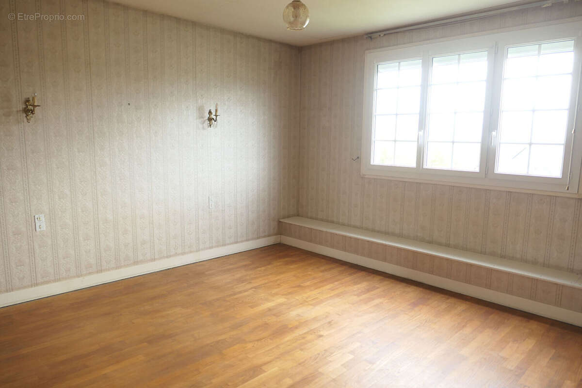 Maison à SAINT-HILAIRE-DU-HARCOUET