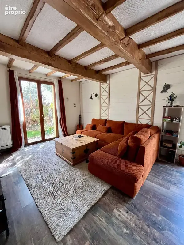 À découvrir : maison 5 pièces avec de beaux espaces extérieurs ! - photo 2