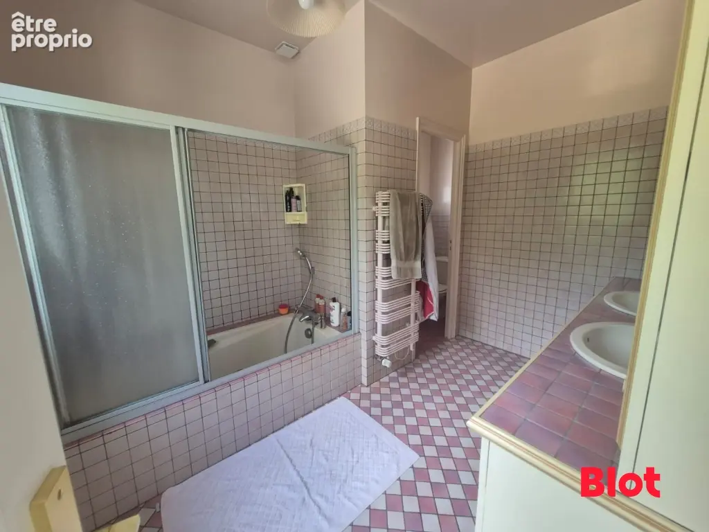 Maison 256 m² à Etrelles  - photo 9