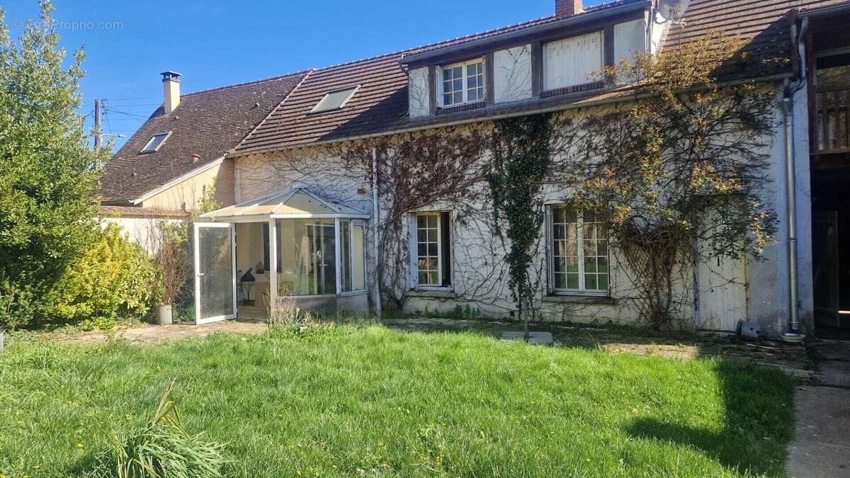 JOUY centre - Maison ancienne de135 m² - photo 12